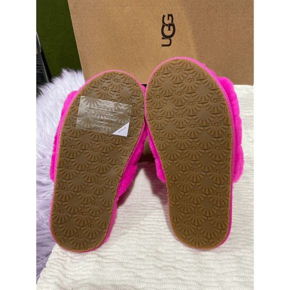 UGG Kids Slippers in Vibrant Pink - Picture 4 of 9